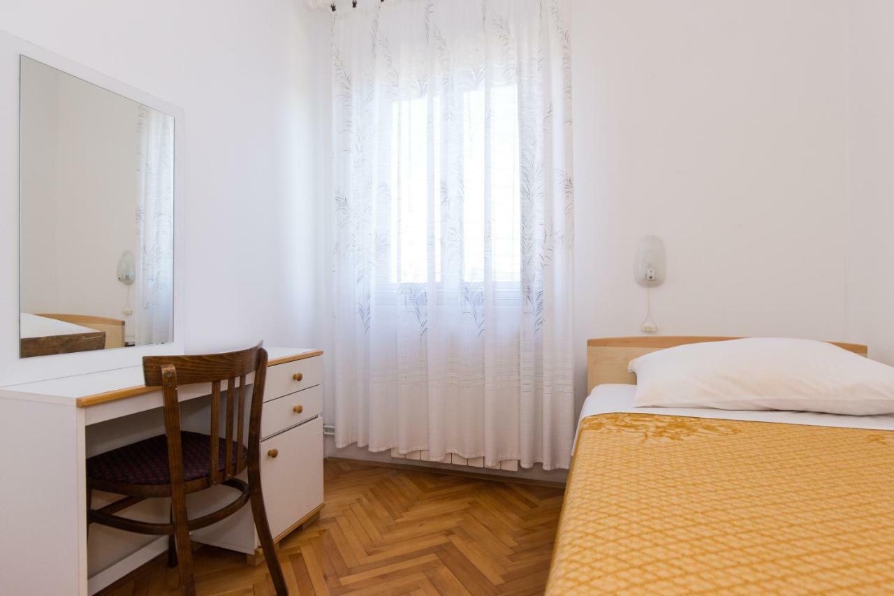 Apartment Pavacic Krk Town Bagian luar foto
